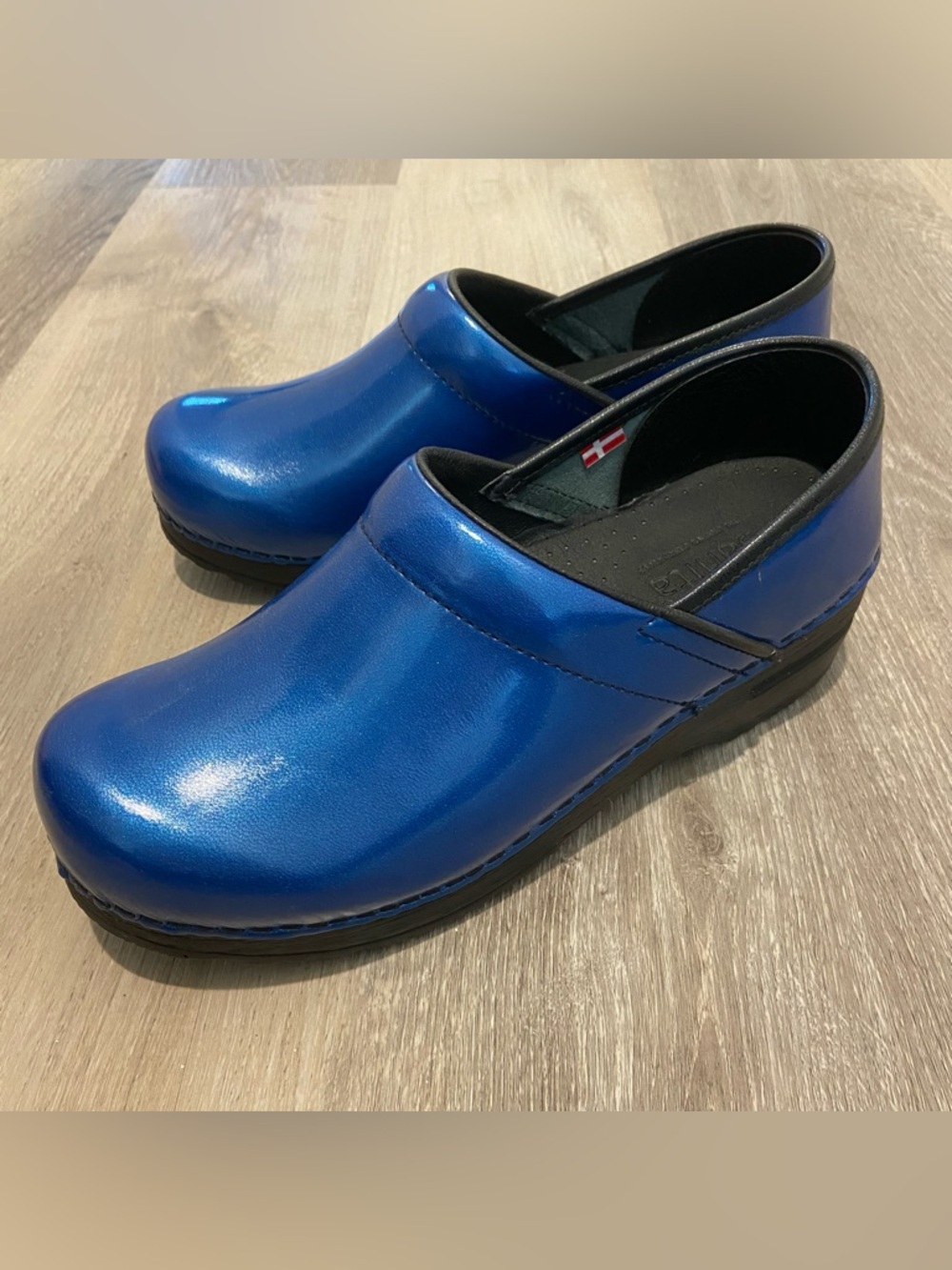 Sanita Patent Leather Metallic Blue Slip-On Danish Clogs Size 39 NEW
